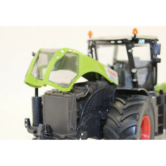 Claas Xerion 5000 traktor fém 1:32 méretarány 3271